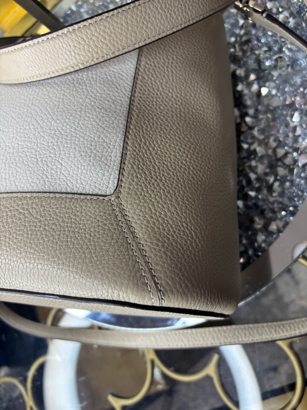 kate spade Lena Two-Tone Pebbled Leather Bucket Bag in Beige and White NWOT - Picture 14 of 16